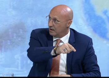 Sheholli për Bashën: Lehtë të shkruash nga Prishtina, hajde në veri largojë flamujt e Serbisë