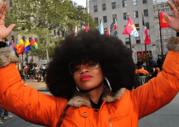 Njihuni me vajzën nga Louisiana që theu rekord Guiness me flokët e saj