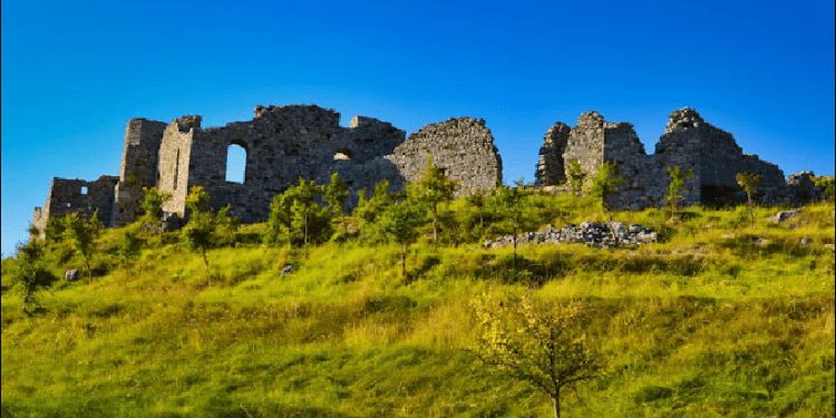 Kjo është arsyeja e ndriçimit të Kalasë së Lezhës