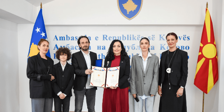 Osmani dekoron Arbër Xhaferin me post mortem me Urdhrin “Hasan Prishtina”