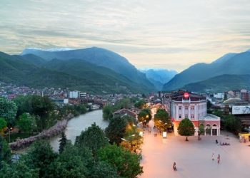 Reshjet e shiut të së hënës shkaktojnë vërshime në Pejë