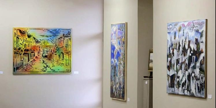 Hapet ekspozita qytetit, si pikturë, muzikë, arkitekturë