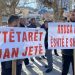 Dhjetëra banorë të Klinës protestojnë para Qeverisë së Kosovës