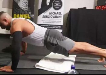 3.206 pompa, australiani thyen rekord të ri botëror