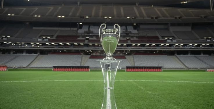 Stambolli ekspozon trofeun e Ligës së Kampionëve