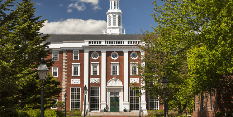 Gjuha shqipe zyrtarisht pjesë e Universitetit të Harvardit