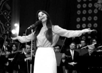 84 vjet nga lindja e këngëtares ikonë të skenës shqiptare