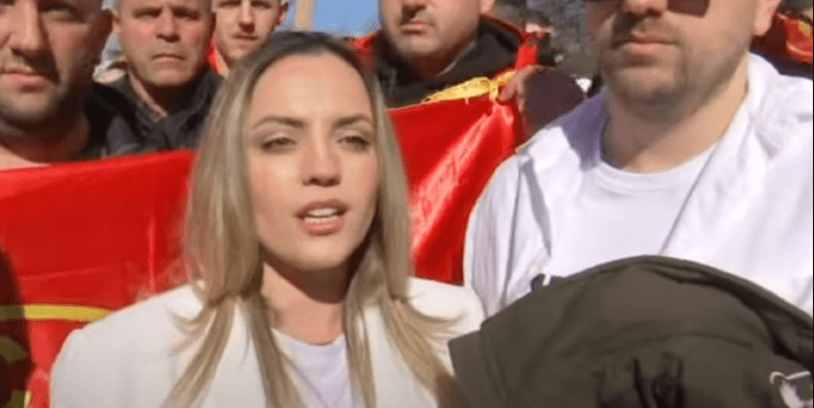 Vajza e Jakup Krasniqit nga Haga: Lufta e UÇK-së ka qenë e drejtë