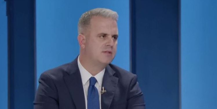 Azemi: Qëllim i qeverisë paska qenë Martin Berishaj të shfrytëzohet si bankomat