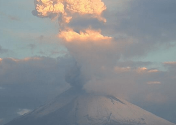 12 shpërthime të vullkanit brenda 24 orëve në Meksikë