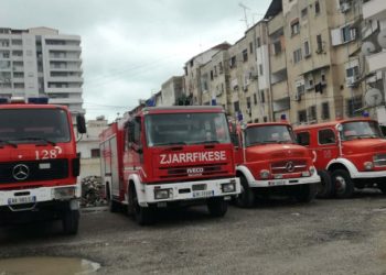 Të pakënaqur me Ligjin e Pagave, zjarrfikësit paralajmërojnë protestë
