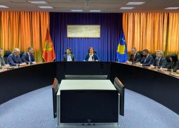 Abazoviq takohet edhe me përfaqësuesit e komuniteteve e zëvëndëskryeministren Rexhepi