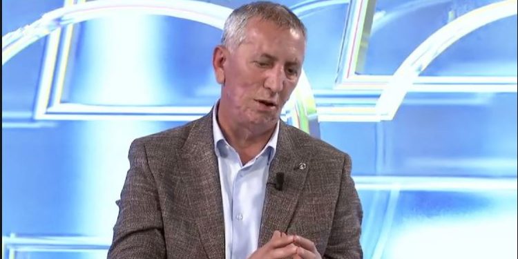 Quni: Nuk është keq me kërku falje Kurti