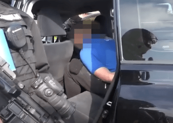 Momenti kur arrestohet serbi që vrau 8 persona dhe plagosi 14 të tjerë