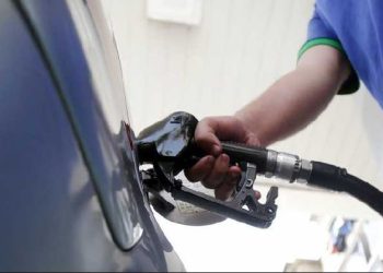 Bien çmimet e naftës në Shqipëri