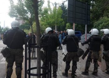 Nis grumbullimi i protestuesve në Zveçan, Zubin Potok dhe Leposaviq