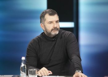 Analisti Bushati tregon se pse amerikanët sot janë në favor të Vuçiqit