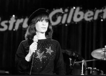 Vdes këngëtarja e famshme Astrud Gilberto