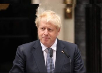 Boris Johnson dorëhiqet pasi do të sanksionohet për mashtrimin e Parlamentit britanik