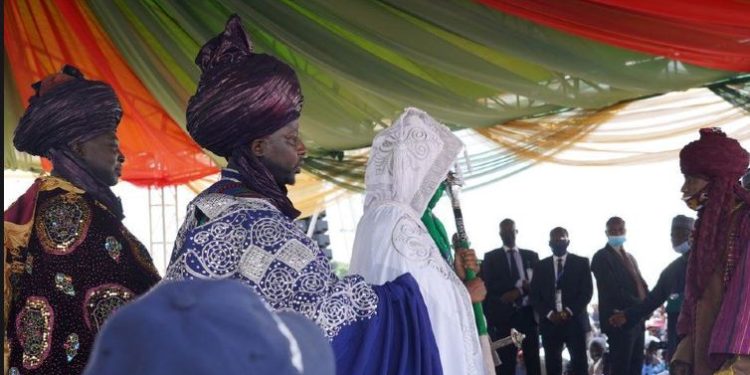 Dasma kthehet në tragjedi në Nigeri, rrezohet varka në lum mbyten 100 persona