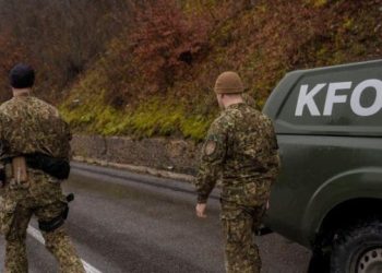 Komandanti i KFOR-it me mesazh për protestuesit në Zveçan