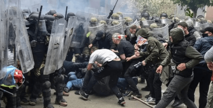 Zëdhënësi i KFOR-it: Mbrapa protestuesve në veri ishin disa grupe kriminale