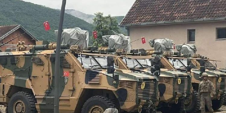 Veriu i “nxehtë”, KFOR-i turk vendoset në Zubin Potok