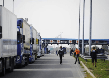 Mallra në vlerë 70 milionë euro të bllokuara në kufirin e Kosovës