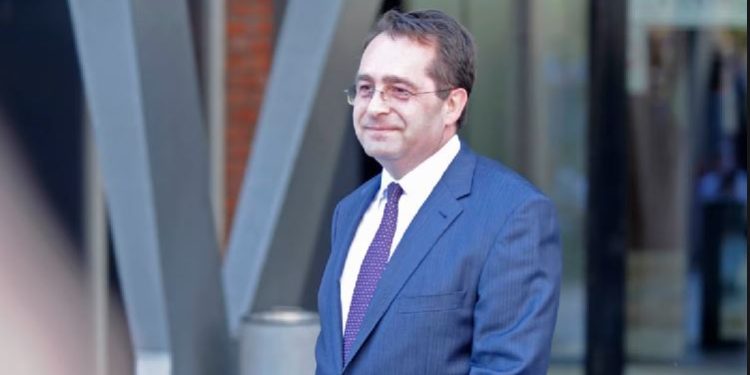 Ish-ambasadori Peci: Mirupafshim në Kosovën e izoluar e të bankrotuar!