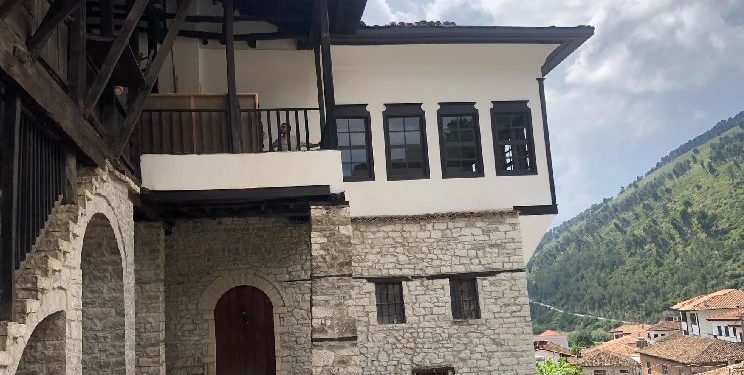 Vazhdojnë punimet për restaurimin e Muzeut Etnografik në Berat