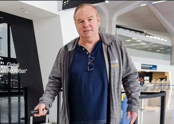 69 vjeçari njihet si njeriu që ka “udhëtuar më shumë kilometra se çdo qenie tjetër njerëzore”