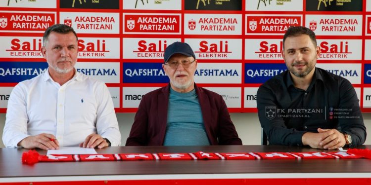 Klubi i kuq Partizani prezanton trajnerin e ri!