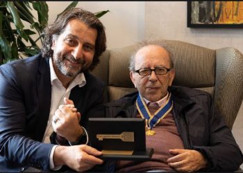 Rama në shenjë mirënjohje i dhuron Çelësin e Kryeqytetit Ismail Kadaresë