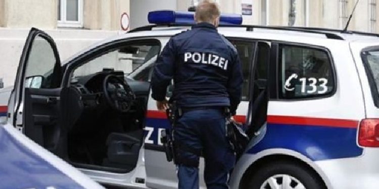 Kapet nga policia maqedonasi i cili voziti për 16 vite pa patentë shofer në Austri