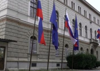 Sllovenia e qartë: Kosova dhe Serbia duhet të vazhdojnë dialogun