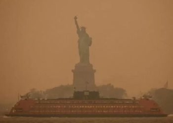 Ajri i ndotur nga tymi në SHBA, qytetarët paralajmërohen të minimizojnë daljen jashtë