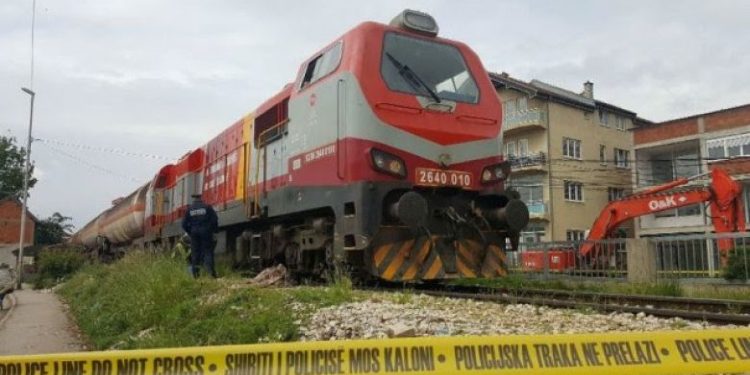 Një person goditet nga treni në Klinë