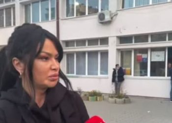 Vendimi për qentë endacak i kryetarit Rama “e nxeh” Zanfina Ismajlin