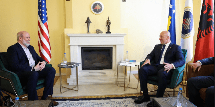 Haradinaj dhe McCarthy diskutojnë për zhvillimet politike në vend