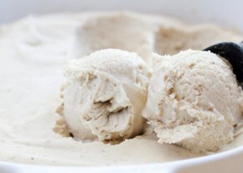 Akullore shtëpie, krejt e lehtë, e shëndetshme dhe me shije të freskët