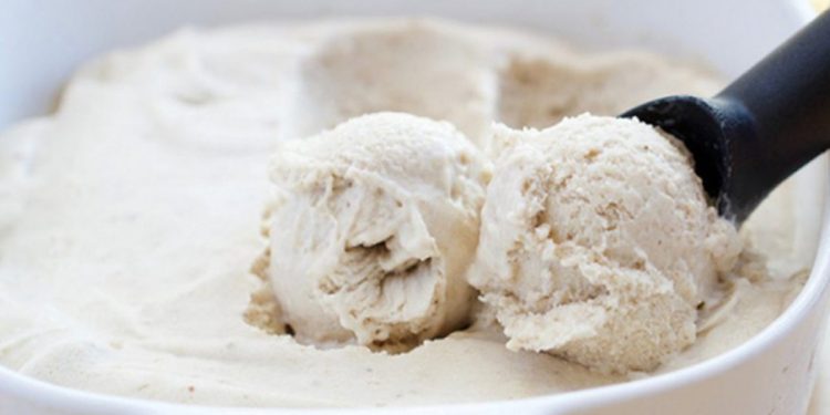 Akullore shtëpie, krejt e lehtë, e shëndetshme dhe me shije të freskët