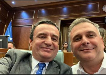 Pavarësisht situatës në Kuvend, Mefaili i VV-së gjenë pak kohë për veten