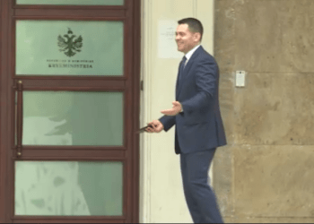 Ish-ministri shqiptar Arben Ahmetaj shpallet në kërkim ndërkombëtar