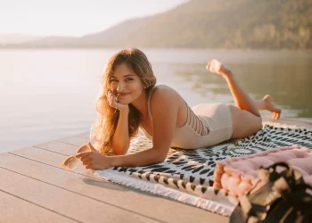 8 tendencat e rrobave të banjës për këtë verë