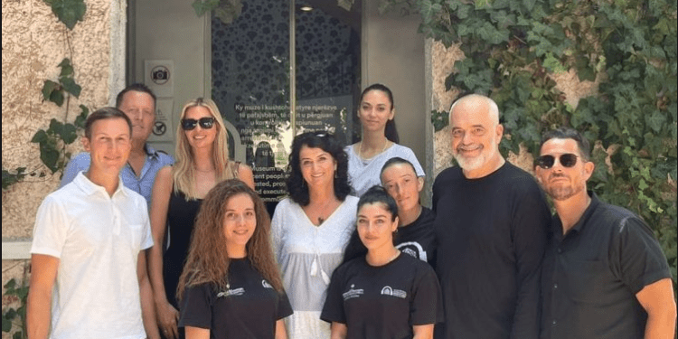 Rama i dërgon për vizitë te Muzeu Kombëtar vajzën e Trump me bashkëshortin