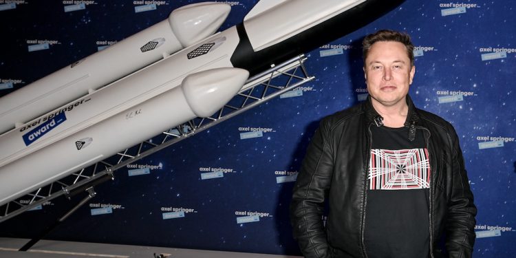 Elon Musk: Twitter aplikon kufizime të përkohshme leximi për të gjithë përdoruesit