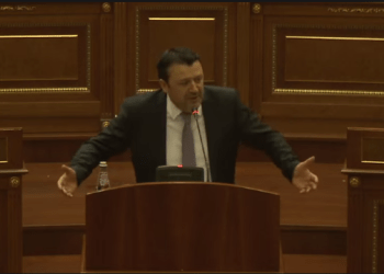 Deputeti Beqa jep detaje rreth përleshjes në Kuvend me Muratin