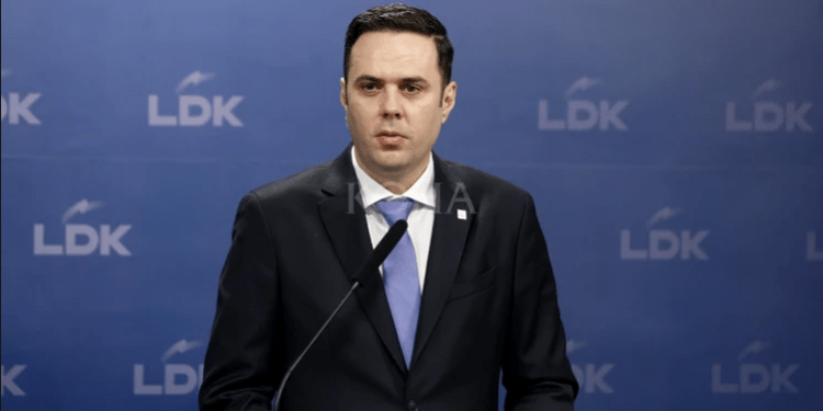 Abdixhiku del me propozim për rrugën e re të Kosovës përballë politikave përplasëse të Qeverisë