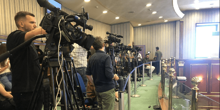 “Kufizohet” hapësira e gazetarëve në sallën e Kuvendit të Kosovës