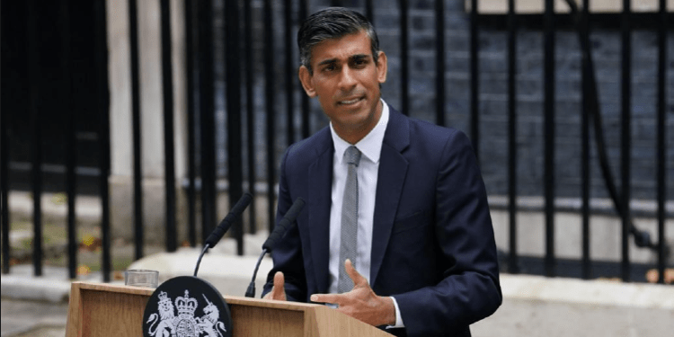 Biden në Britani, Sunak: Londra ka nënshkruar traktatin që ndalon prodhimin e bombave thërrmuese